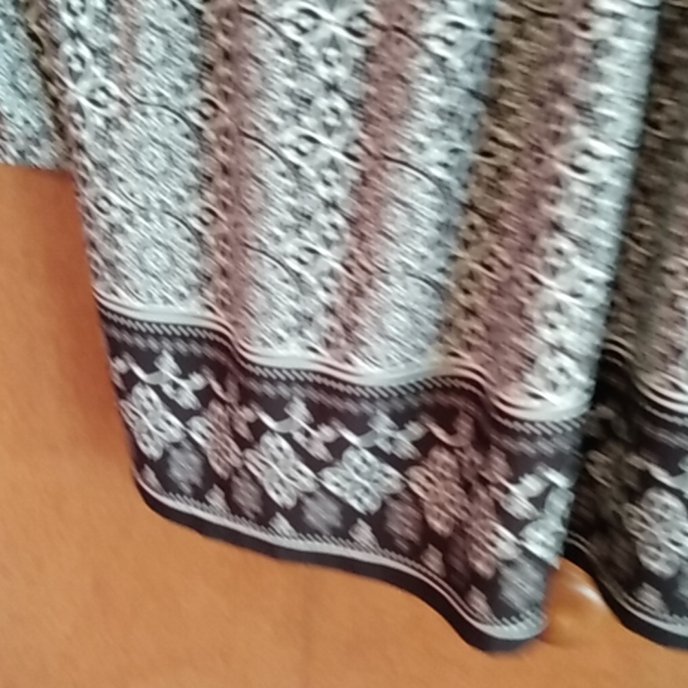 Brown print top - Picture 2 of 3